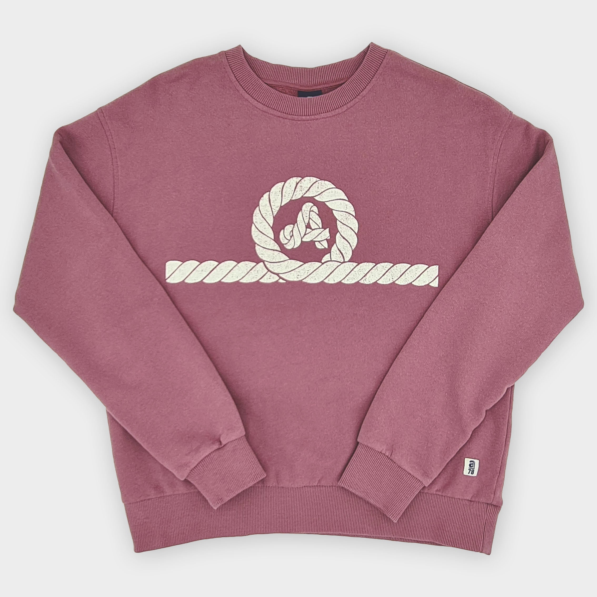 Sudadera Amarras Balandra granate para mujer, corte amplio y moderno con el logo del cabo en blanco.